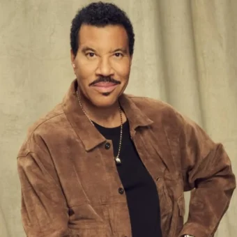 Lionel Richie é hospitalizado novamente e passa por procedimento cardíaco