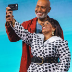 Chandra Wilson e James Pickens Jr. revelam bastidores de Grey's Anatomy na D23 Expo, no Brasil