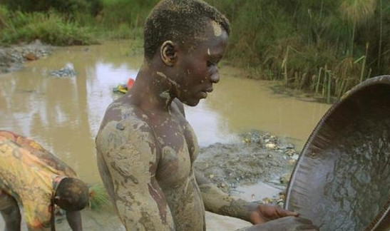 República Democrática do Congo acusa Apple de extrair minerais obtidos ilegalmente