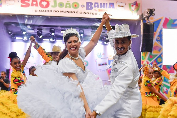 Mais de 7 mil baianos se apresentam em campeonato de quadrilhas juninas em Salvador