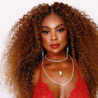 Cris Vianna fala sobre padrões estéticos e o poder do corpo no Carnaval: “Corpos pretos cabem em qualquer lugar”