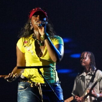 Tems emociona o público em estreia no Brasil durante o AFROPUNK 2025