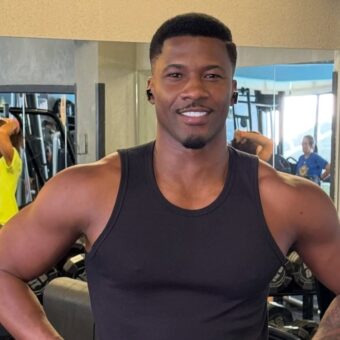 “Fiquei sem reação”: dançarino de Lore Improta expõe injúria racial em academia de Salvador