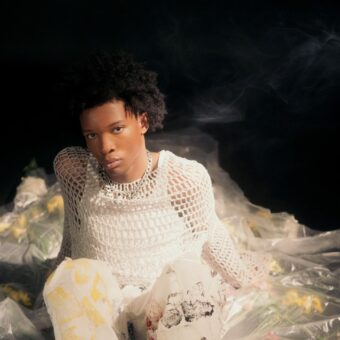 Cantor d4vd é preso sob suspeita de assassinato após corpo de adolescente ser encontrado em veículo