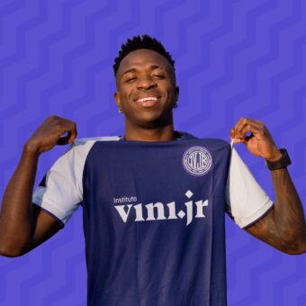 Vinicius Jr. cria escritório gratuito para vítimas de racismo e amplia luta para além dos gramados