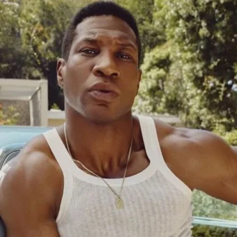 Ator Jonathan Majors fala sobre crise na carreira: “Isso me levou ao fundo do poço”