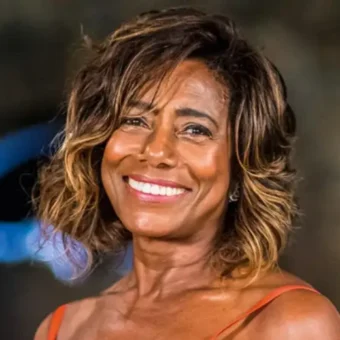 Sala de imprensa da Assembleia Legislativa do Estado do Rio de Janeiro recebe nome de Glória Maria em sua homenagem