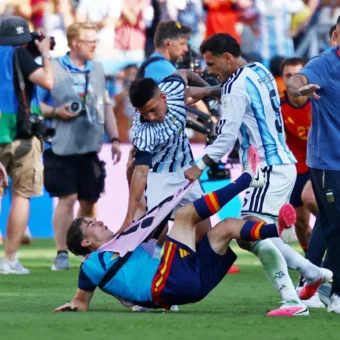 FIFA pune Argentina por casos de racismo e discriminação na Copa do Mundo