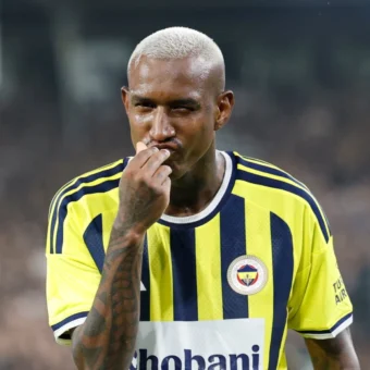 Talisca supera Alex Souza e se torna maior artilheiro estrangeiro de clubes turcos em competições europeias
