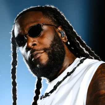Burna Boy será atração principal da estreia histórica da NFL na França