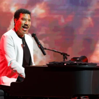 Lionel Richie é internado na UTI após show nos Estados Unidos