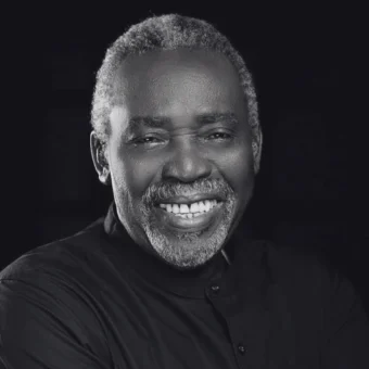 Morre Olu Jacobs, pioneiro de Nollywood e ícone do cinema africano