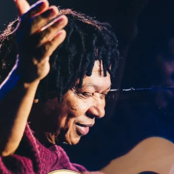 Djavan estreia no Réveillon de Copacabana na virada para 2027