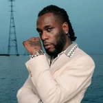 Burna Boy inaugura academia de futebol na Nigéria para formar novos atletas