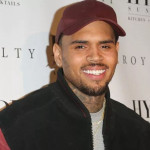 Chris Brown encerra 14 anos de espera e anuncia show de greatest hits no Brasil