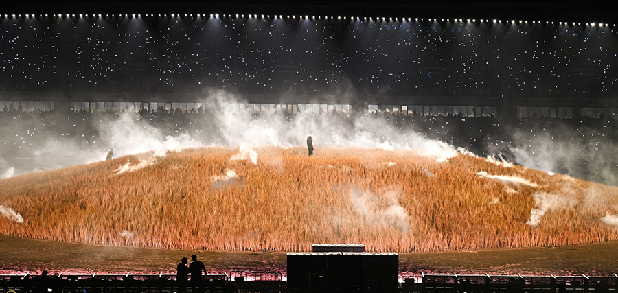 kanye-west-china-show