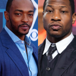 Anthony Mackie pede calma antes de condenar Jonathan Majors pelas acusações de abuso