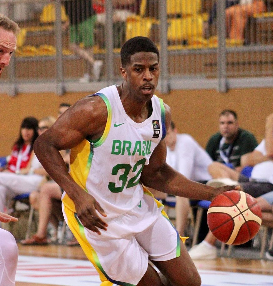 Brasil toma virada e perde para Croácia no amistoso de basquete masculino