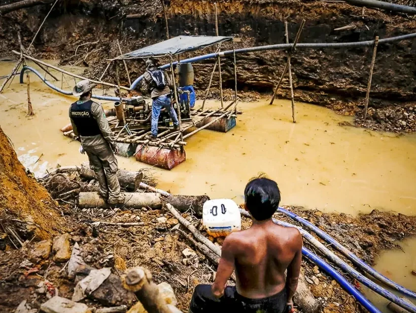 Indígenas rendem garimpeiros em território Yanomami de Roraima