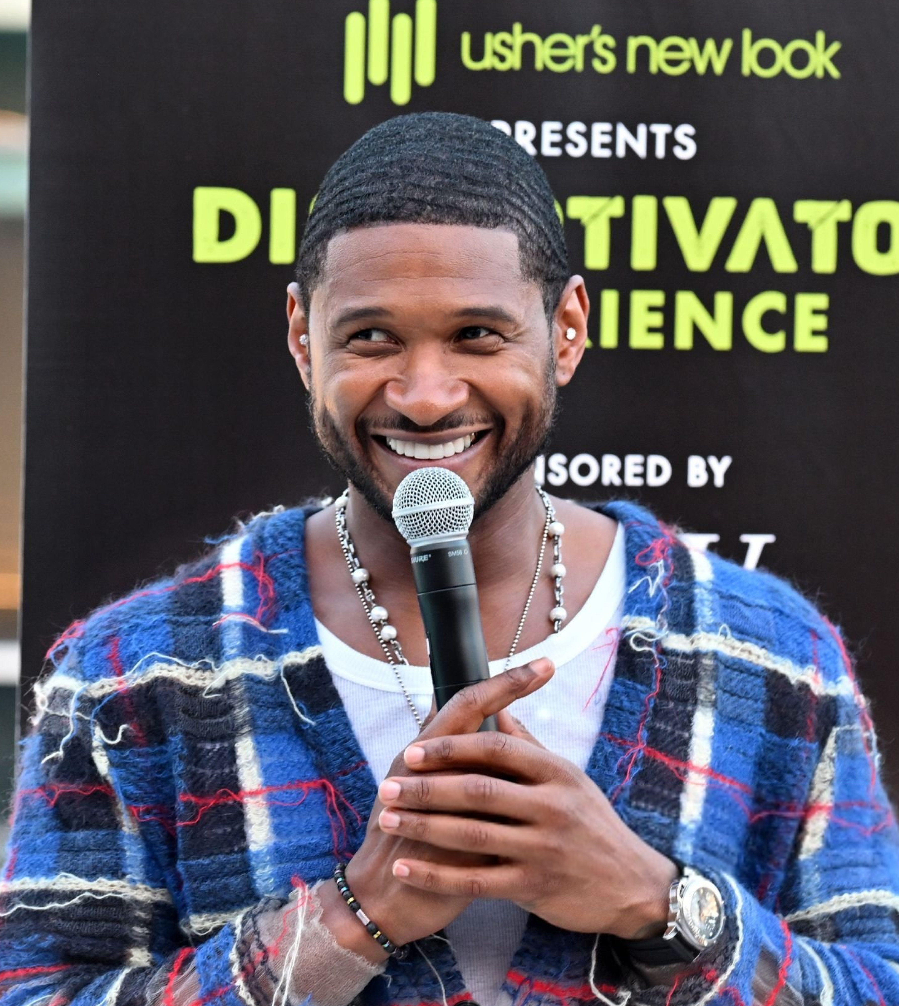 Usher's faz parceria com a IBM para proporcionar a jovens oportunidades de carreira